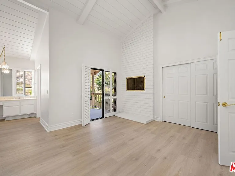 1844 Michael Ln — Photo 17