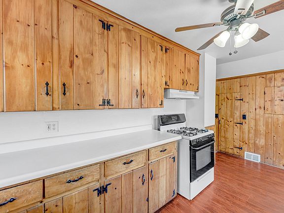 3rd image of 181 Richmond Ave #3