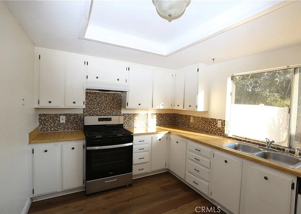 292 Parkview Pl