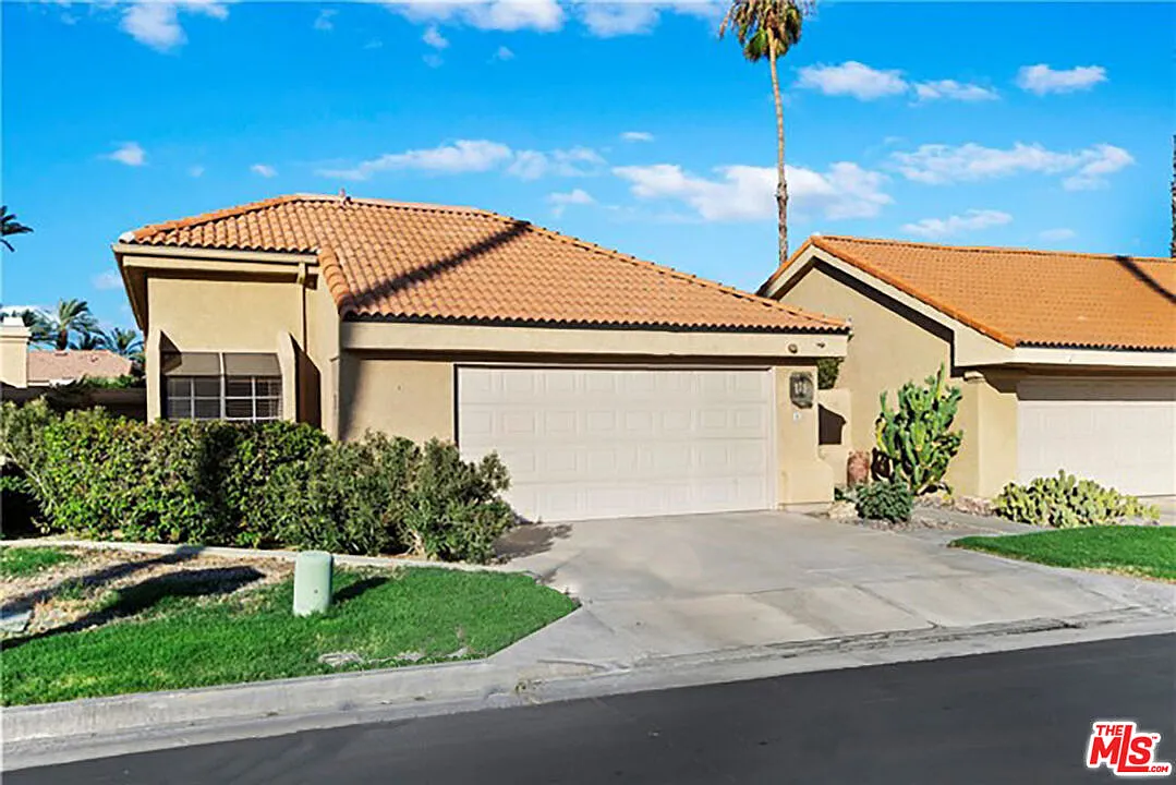 2 bed, 2.0 bath, 1705 sqft, $4,000 — Photo 1