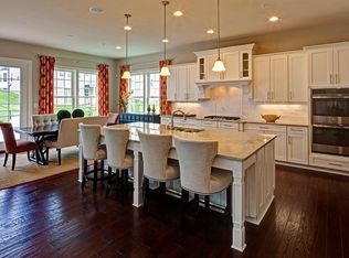 42084 Lincolnshire Dr, Chantilly, VA 20152