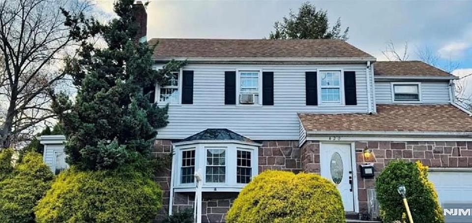 1st image of 419-421 19th Ave