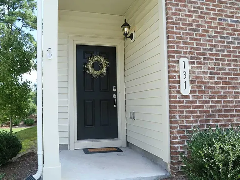 131 Holly Berry Ln — Photo 2