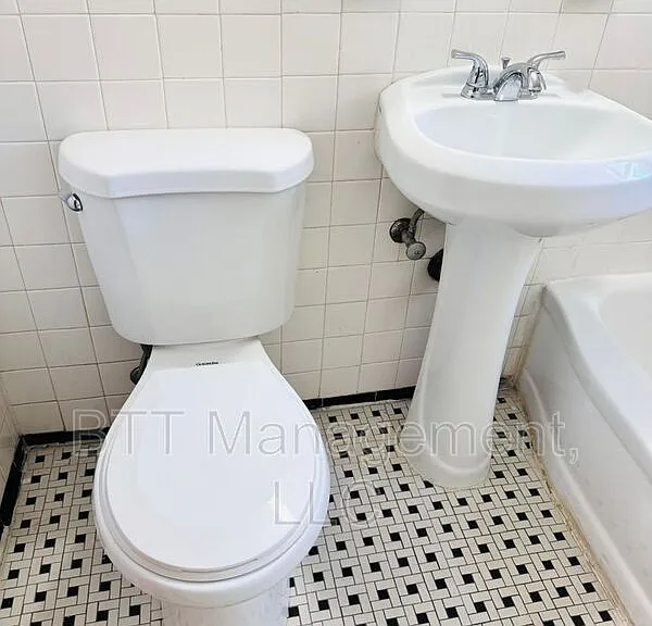 8805 Plymouth St #5 — Photo 38