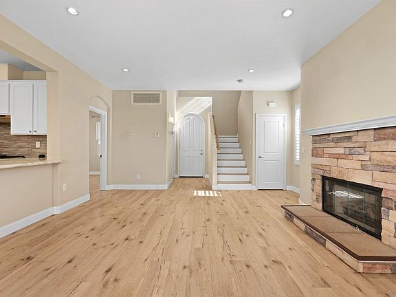 5th image of 2132 Copper Leaf Ct