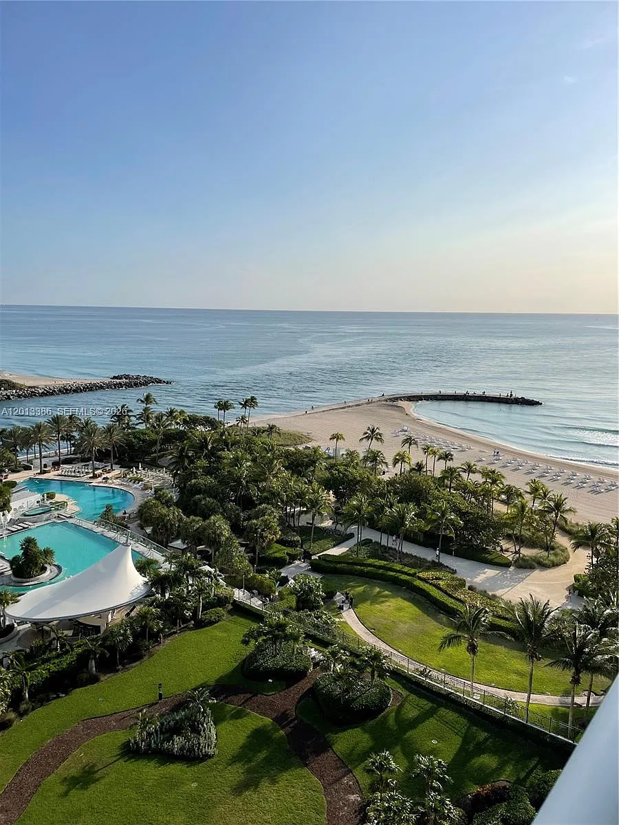 Building Photo - 10275 Collins Ave #901