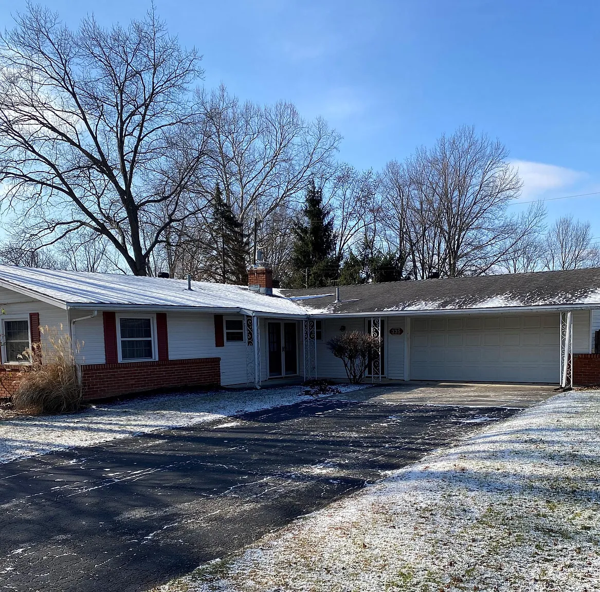 335 Flint Ridge Dr photo 1
