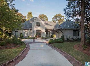 2709 Lockerbie Cir, Mountain Brook, AL 35223