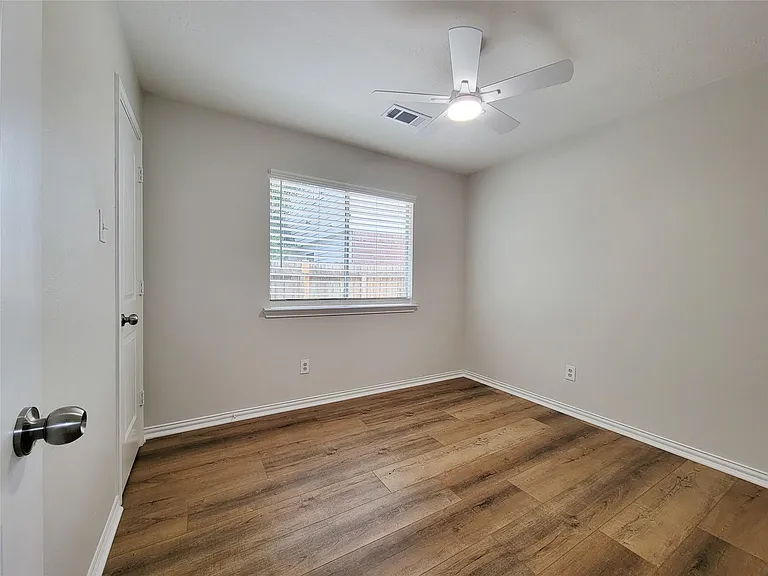 3658 Villa Glen Dr — Photo 13