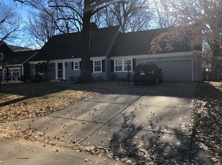 2915 W 92nd Ter, Leawood, KS 66206