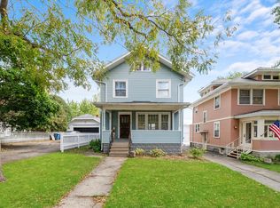 114 S Highland Ave, Aurora, IL 60506