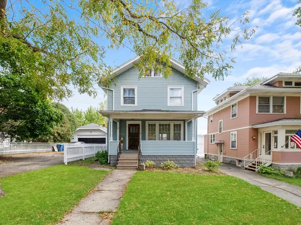 114 S Highland Ave, Aurora, IL 60506