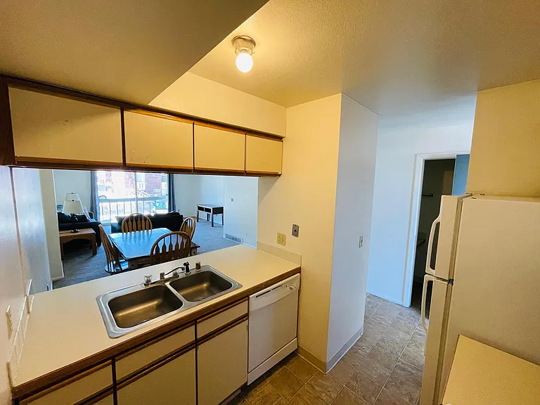 Varsity Townhouses - Student Housing — Photo 20