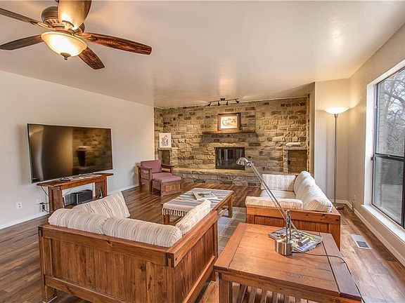 4th image of 2317 Bent Trail Cir