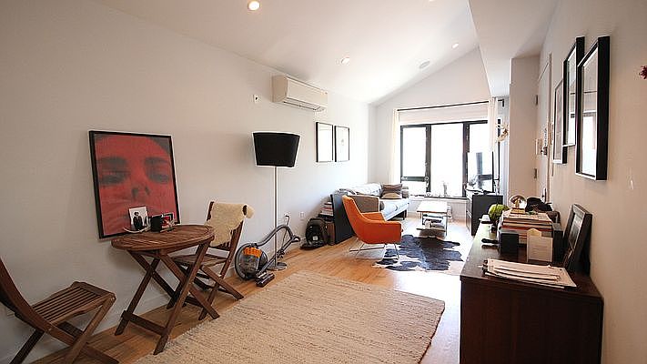 1st image of 132 Jefferson Ave #3
