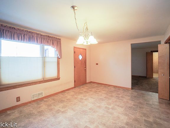 5th image of 17704 Highland Ave