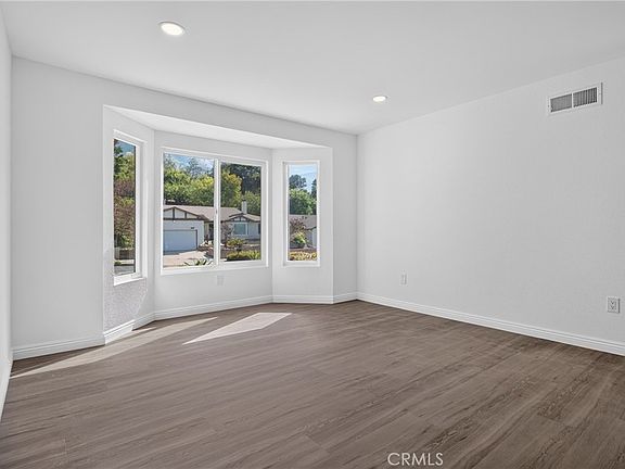 5th image of 13877 Shablow Ave