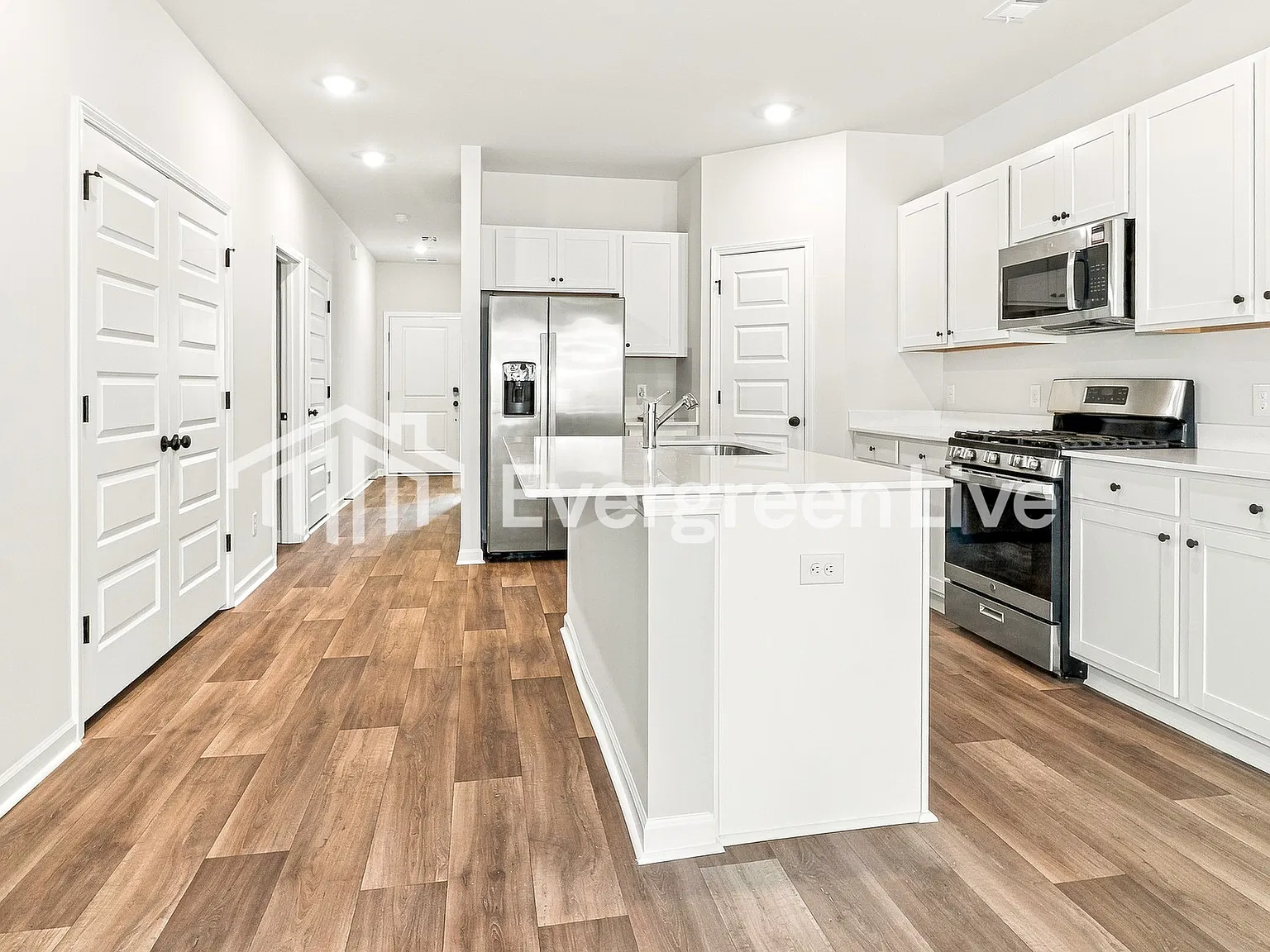3 bed, 3.0 bath, 1437 sqft, $2,235 — Photo 2