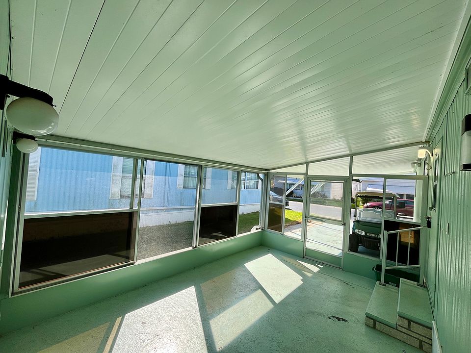 Bright natural light in the lanai.