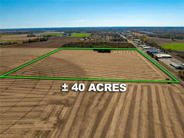 1852 E 1450th Rd, Lawrence, KS 66044