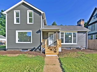 221 W Perry St, Belvidere, IL 61008