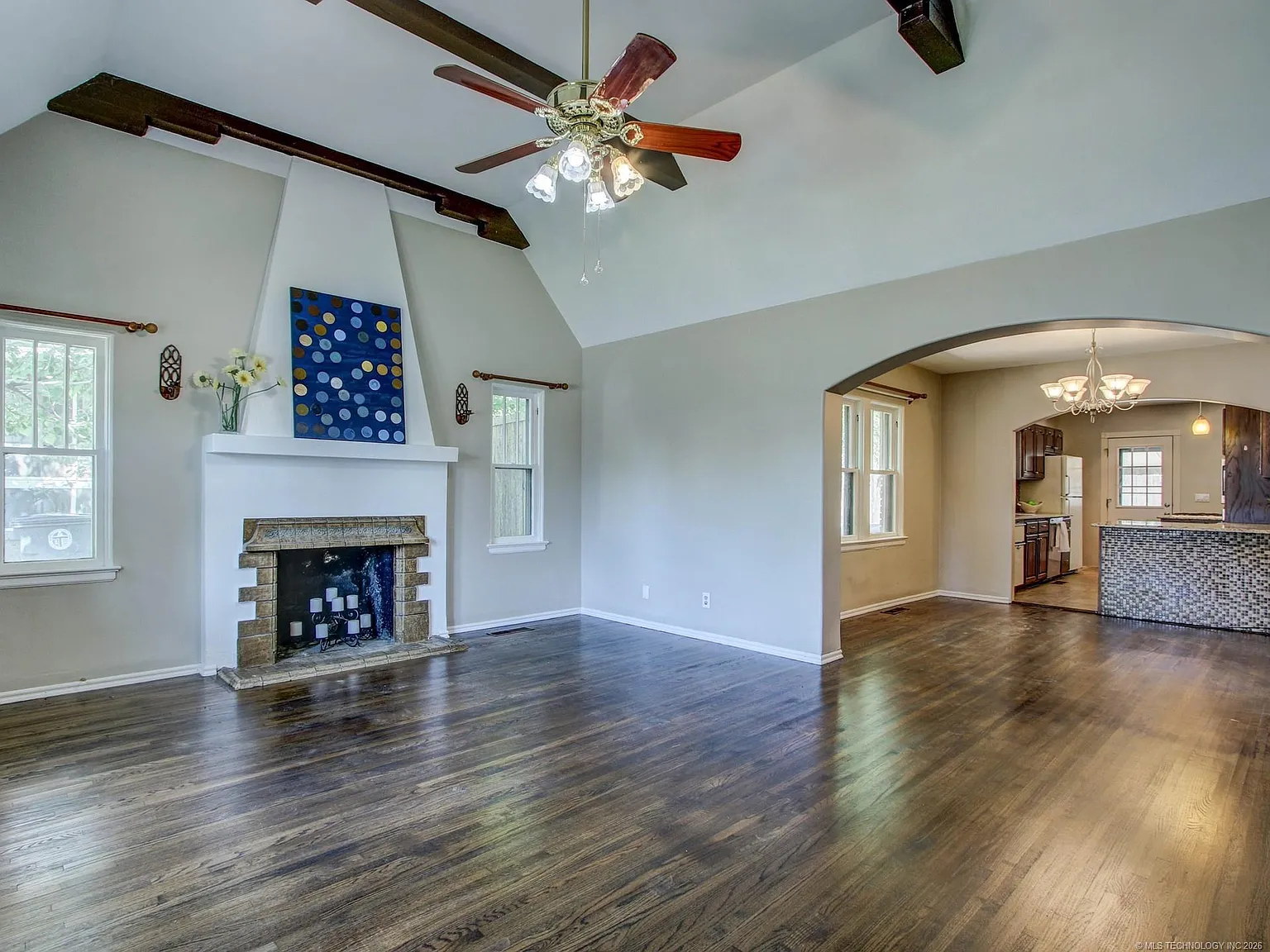 2 bed, 1302 sqft, $1,900 — Photo 4