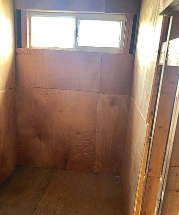 4th image of 902 Prado St