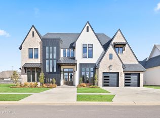 305 Sunset Palm Ct, Youngsville, LA 70592