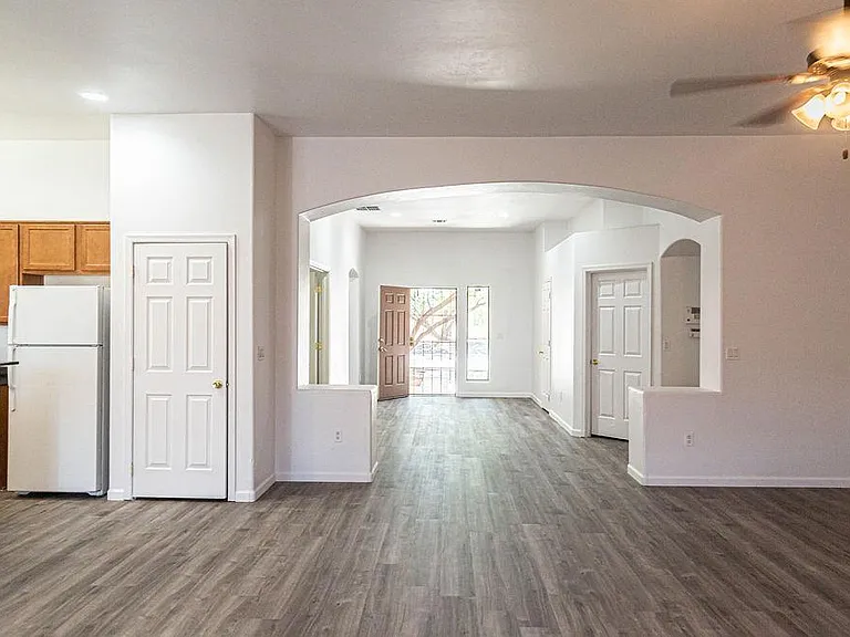 8230 W Calle Sancho Panza — Photo 7