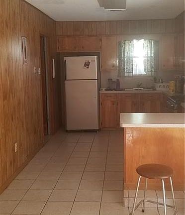 2nd image of 524 W Champion St
