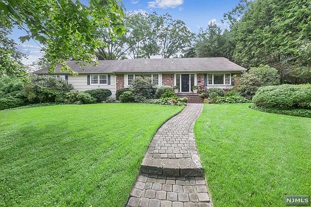 22 Rutland Rd, Glen Rock, NJ 07452 | Zillow