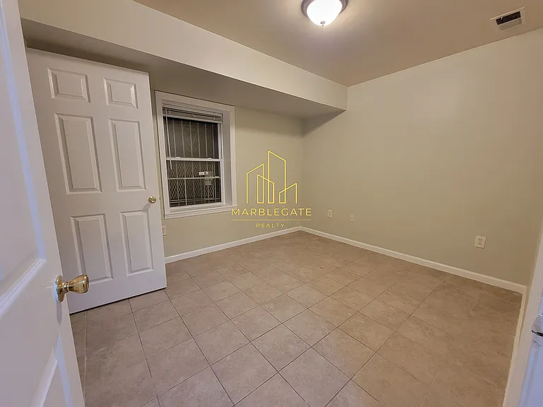 132 Fabyan Pl #11 — Photo 5