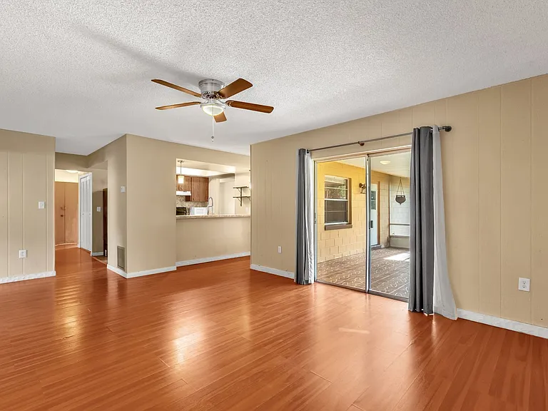 320 Heather Ave — Photo 11