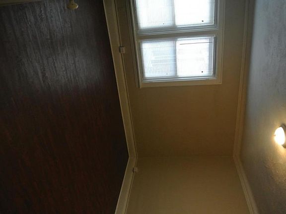 2nd image of 1386 Hall Ave APT 2