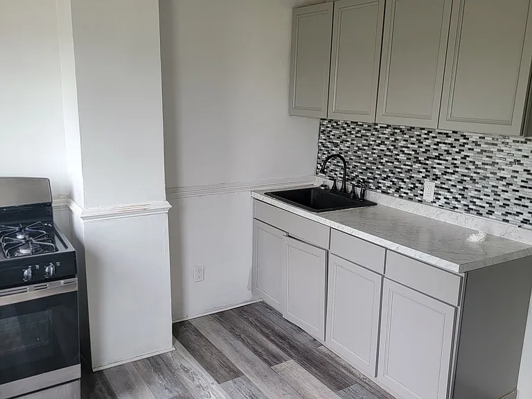 857 Livingston Ave #2 — Photo 4