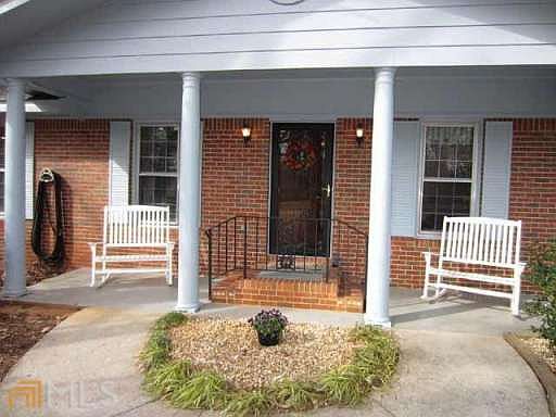 2nd image of 207 Chateau Dr