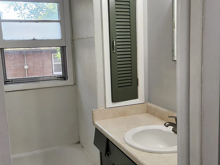 1440 Meadow Dale Dr — Photo 17