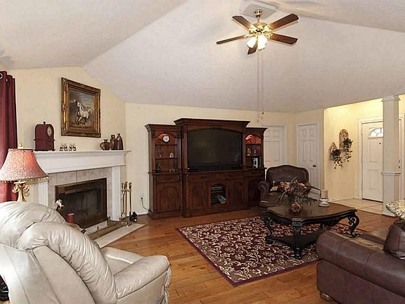 4th image of 7203 Wedgewood Dr