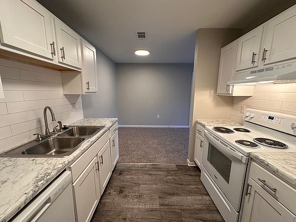 4th image of 1806 Rocky View Way #301