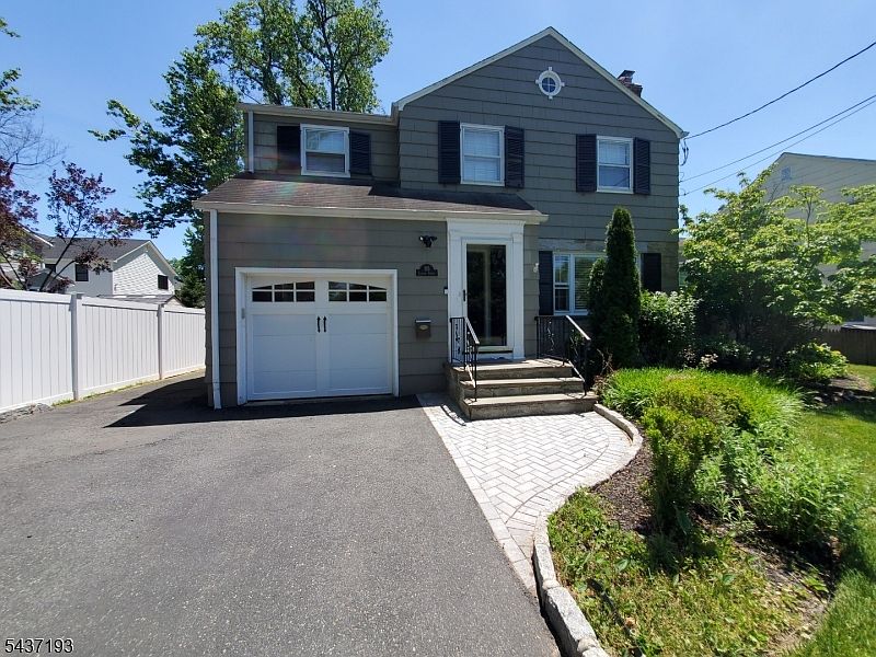 1st image of 315 Clifton St
