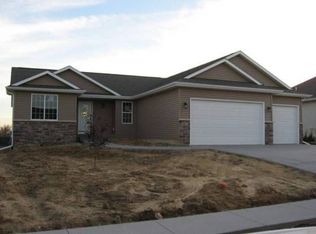 1557 Hunters Field Ln, Marion, IA 52302