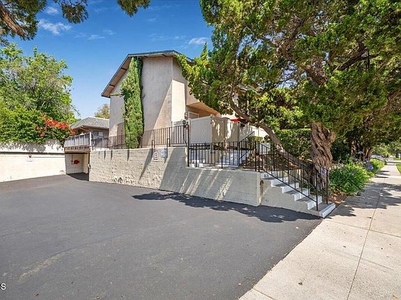 5th image of 823 N Altadena Dr