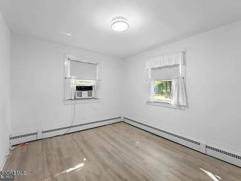 245 Paxson Ave — Photo 10