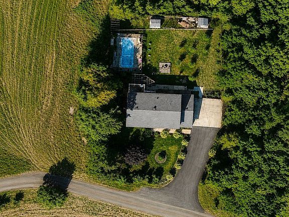 5th image of 168 W Millstream Rd