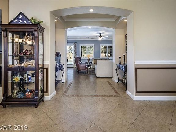 3rd image of 327 Cougar Estates Ln