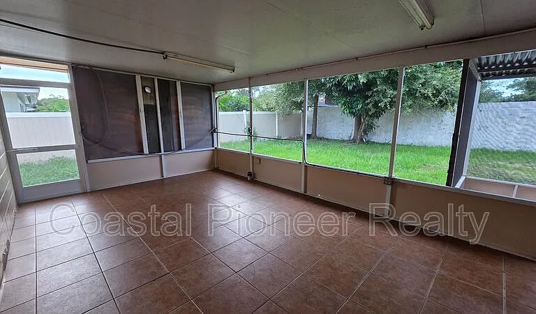 4817 Cypress Tree Dr — Photo 28