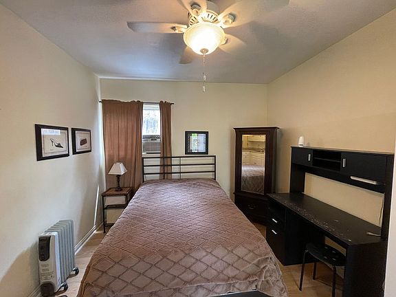 4th image of 305 Laurel Dr #2
