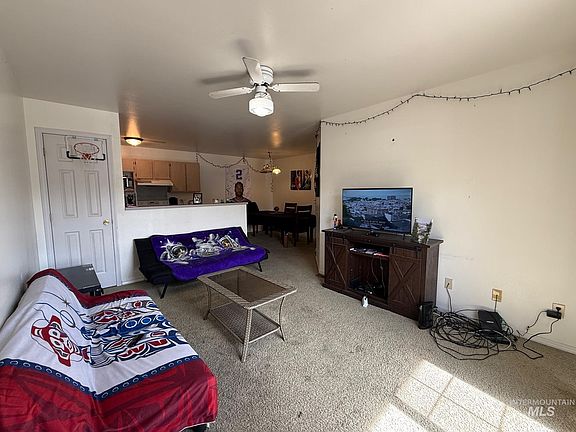 3rd image of 1459 Northwood Dr APT 102