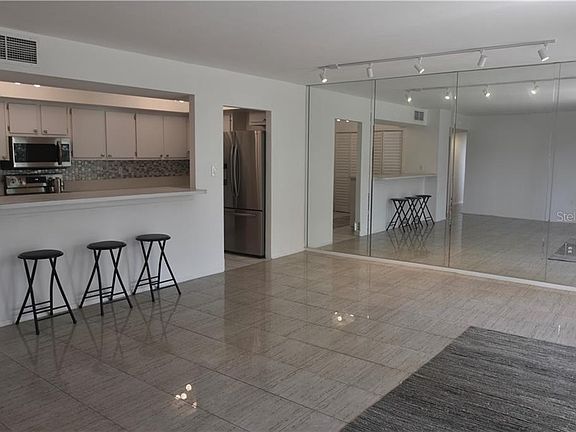4th image of 2401 Bayshore Blvd Unit 309