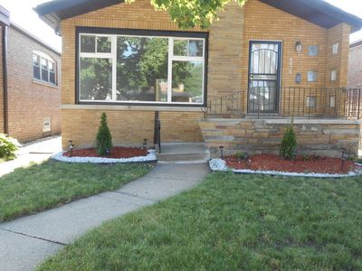9038 S Yates Blvd, Chicago, IL, 60617